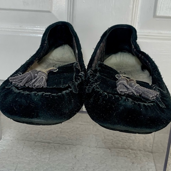 UGG Moccasin “Lizzy” Black Suede Women's Lambs Fur Size 8 - Picture 5 of 9